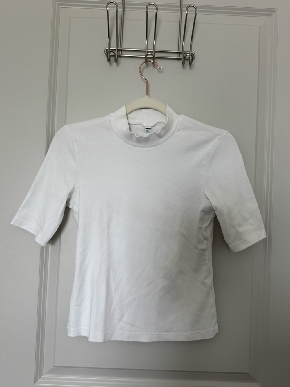 Uniqlo Womens White Mock Neck Short Sleeve Top